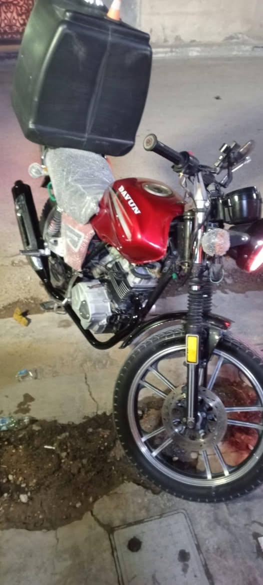 السلام عليكم دايوان لبيع مديل 21 لبيع السعر 700 الاتصال ***********
