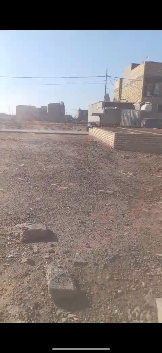 السلام عليكم قطعه ارض للبيع مستعجل
مساحه 100 متر واجه عشرا ونزالها عشرا كامله مجاري ومي وكهرباء  ومدفونه كامله وجدا قريبه ع الشارع ابو علي  والمشروع  سعرها 13 مليون بغداد / سبع قصور/ شارع ابو علي 
الرقم / ‭0774 016 0525‬
الواتساب / ‭+964 750 760 9608
