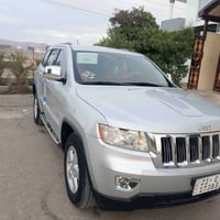 جراند شيروكي • دفع رباعي • ٢٠١١