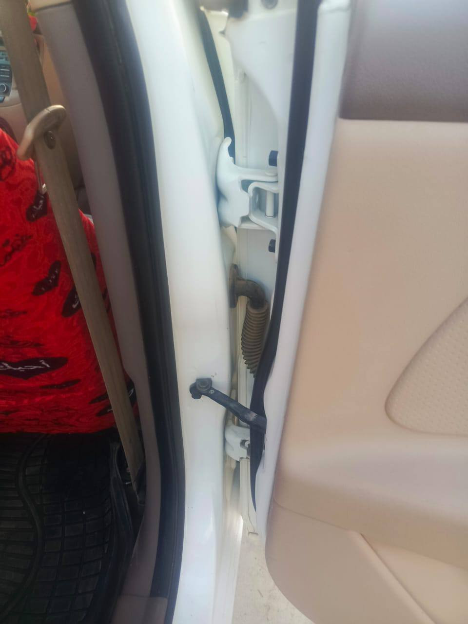 كيا ريو 2012
رقم اربيل جديد شرط التحويل فقط
محرك 14 كير اتوماتيك شرط
طخم تاير جديد
ضرر جاملق امامي 
السيار احلى من الصوره
مكاني موصل الجديده
***********
***********
