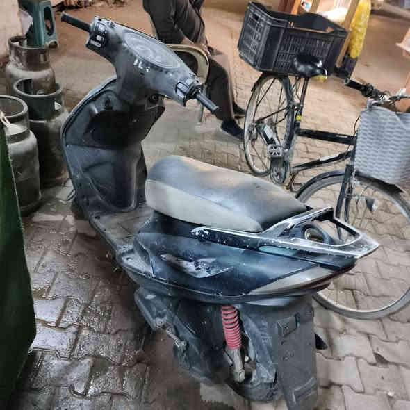 ماكس ١٤٠كلشي كامل بس المكينه لاطشه
عارضهه ب١٠٠وبيهه مجال بصيط مكان بغداد دوره  رقم ***********
