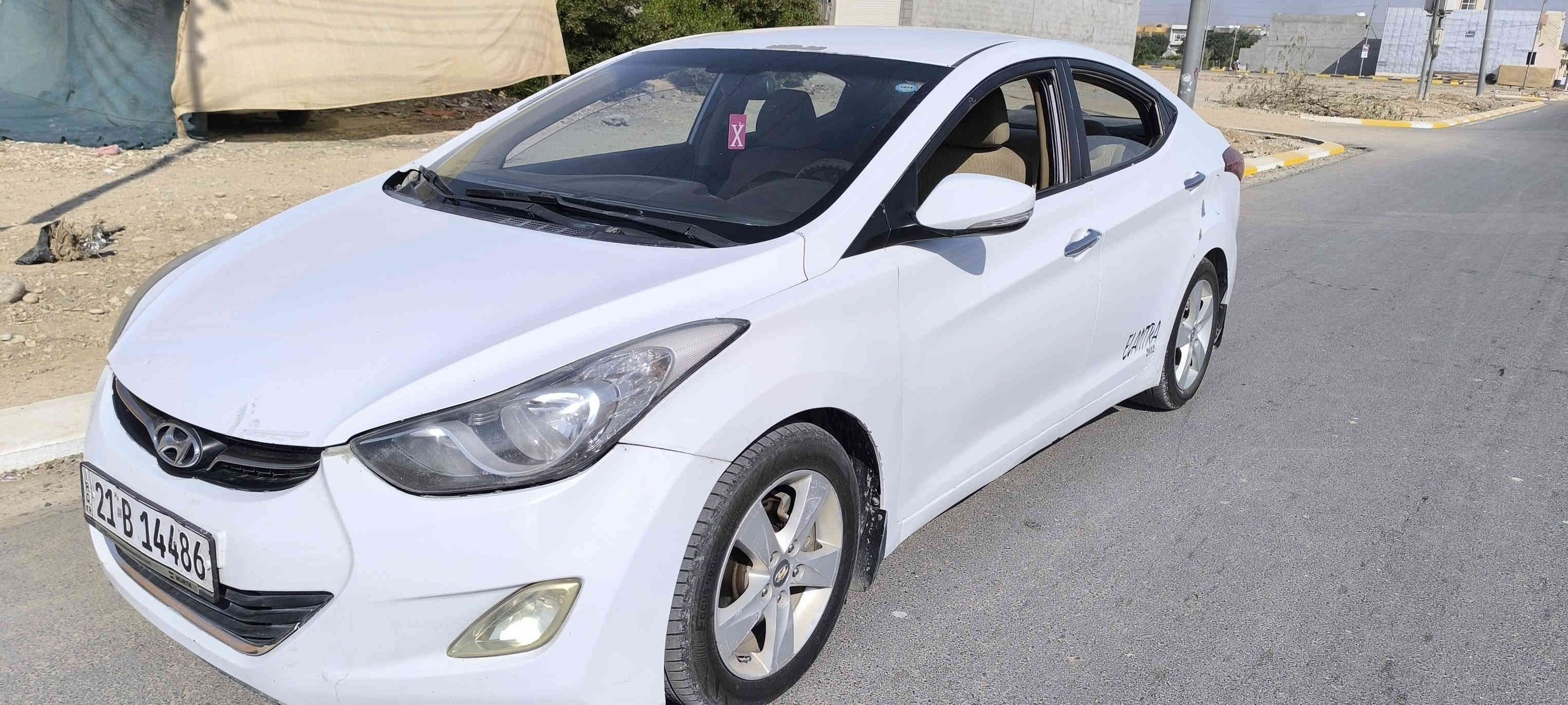 النترا خلیجی مضلع ابيض..2012  بیە اربع قطع ره ش بدون دواخل..رقم.سليمانية لحد 2029.عنوان كفري. كلار..سعر 93..معاملە.ر.م.***********
