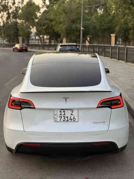 الســـلام عليـــكم 
‏TESLA MODEL Y
‏DUAL MOTOR
‏(((((🚀PERFORMANCE🚀))))
تمشي بالشحنه الواحدة 450 -كيلومتر
‏580hp🐎
سعة البطارية 92 ( KWH )
ماشية السيارة 18mi
‏‏‏‏‏‏‏‏‏‏محركين كهرباء Dual Motor
‏All-Wheel Drive
‏‏‏‏‏‏‏‏‏‏بطارية ليثيوم ايون
حادث موضح بصور جاملغ امامي وبنيد بدون لا لغد ولا شاصي سليمات
وبارد شبر بلجنطة
‏‏‏‏‏‏‏‏‏‏الاضافات:
ويل 21
بريكات بريمبو
‏‏‏‏‏‏‏‏‏‏* دفع رباعي مع خاصيه OFF Road
‏‏‏‏‏‏‏‏‏‏* عدة انظمة قيادة
‏‏‏‏‏‏‏‏‏‏* شاحن لاسلكي سريع عدد 2 Wireless Charger
‏‏‏‏‏‏‏‏‏‏* سقف بانوراما
‏‏‏‏‏‏‏‏‏‏* شاشة لمس قياس 15 انش تدعم YouTube / Tiktok / Netflix والعديد من التطبيقات
‏‏‏‏‏‏‏‏‏‏* نظام الدخول من غير مفتاح Keyless entry
‏‏‏‏‏‏‏‏‏‏* تشغيل بدون مفتاح Keyless go
‏‏‏‏‏‏‏‏‏
‏‏‏‏‏‏‏‏‏‏* خرائط Navigation
‏‏‏‏‏‏‏‏‏‏* تحكم ذكي بكامل السيارة من خلال الشاشة
‏‏‏‏‏‏‏‏‏‏*  مقاعد كهرباء + تدفئه جميع المقاعد
‏‏‏‏‏‏‏‏‏‏* 9 كاميرات عالية الوضوح HD
‏‏‏‏‏‏‏‏‏‏* كاميرا داخلية Cabin Camera
‏‏‏‏‏‏‏‏‏‏* خاصية Dashcam لتسجيل لقطات فيديو  ‏‏‏‏‏‏‏‏‏‏
‏‏‏‏‏‏‏‏‏‏* • النظام “التكيفي” (Adaptive) / كشافات ضباب / LED
‏‏‏‏‏‏‏‏‏‏* مانع تصادم
‏‏‏‏‏‏‏‏‏‏* تحديد مسار
‏‏‏‏‏‏‏‏‏‏* مثبت سرعة التكيفيي - Adaptive Cruise Control
‏‏‏‏‏‏‏‏‏‏* حساس النقاط العمياء - Blind Spot Sensor
‏‏‏‏‏‏‏‏‏‏* تحذير من انخفاض ضغط الإطارات الخاص بالإطارات Tire Specific Low Tire Pressure Warning
‏‏‏‏‏‏‏‏‏‏* تنبيه مراقبة السائق Driver Monitoring-Alert
‏‏‏‏‏‏‏‏‏‏* مساعد السرعة Speed Assist
‏‏‏‏‏‏‏‏‏‏* تخفيف الاصطدام الأمامي والتحذير من الاصطدام الخلفي Forward Collision Mitigation and Rear Collision Warning
‏‏‏‏‏‏‏‏‏‏* تخفيف الاصطدام الأمامي Collision Mitigation-Front
‏‏‏‏‏‏‏‏‏‏* Hard Disk Drive Media Storage
Wireless / Bluetooth / HD Radio / WiFi Hotspot
مكان السياره بغداد / حي العدل
السعر 23.500
وبيها مجال
***********
