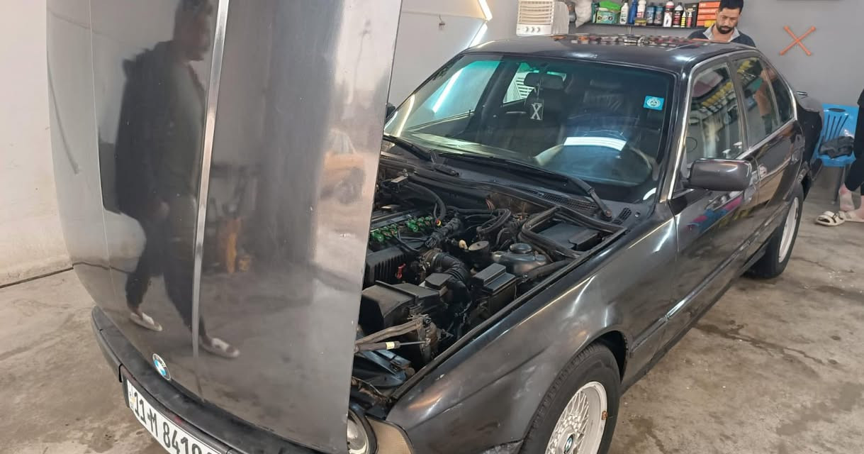 السلام عليكم
BMW 
 525
اصل بليته وسنويه ومحرك بغدادبأسمي سنويه نهايه 26
فتحه سقف طكتين حداديه تبريد كهربائيات كله جاهزه بدون ضربه بدون خياس 
تحويره غاز حكومي مع كارت الصيانه سياره جاهزه مال جناي السعر 58 وبيها مجال العنوان ديوانيه قضاء المهناويه رقم موبايل ***********
