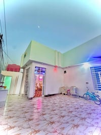 مجمع أبو تراب • بيت للإيجار • ٢٠٠م طابق ونص