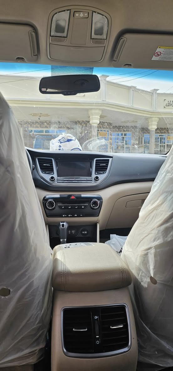 توسان 2017 خليجي شركه كوري الاصلي
كفاله من الصبغ و تبديل فقط بارد اقل الشبر 
بجامرلغ المامي عكس السايق  
اشاير بل امري 
المري شفط عند التقفيل
كير ومحرك شركه 
سياره بسم الشركه ممحوله 
كلش نضيفه السياره 
سعر 185بيها مجال 
مكاني ديالئ سياره رقم اربيل 
هاتف ***********
