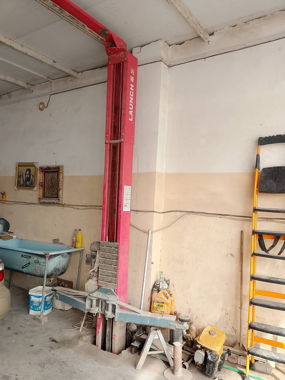 لبيع  جك LAUNCH رافع سيارات الجك نضيف يرادله فقط جبنات مكان كربلاء السعر  خابر عل رقم ***********
