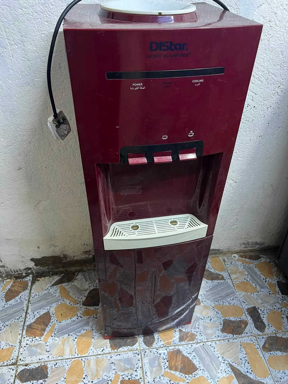 براد للبيع شغال حار بارد سعر 60 عنوان بغداد شارع فلسطين ***********
