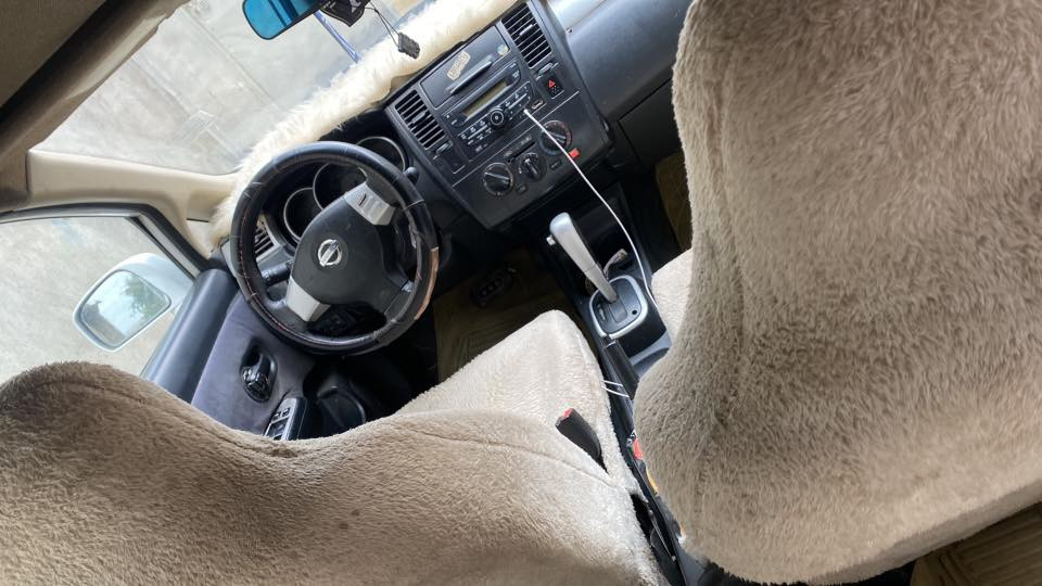 السلام عليكم نيسان فيرسا للبيع 2009 كير محرك بشرط حدادية تبريد تدفئة تخم تاير جديد مصبوغة احزام بدون ضربة قوية السعر 58 وبيهة مجال قليل مكان السيارة ديالى ***********
