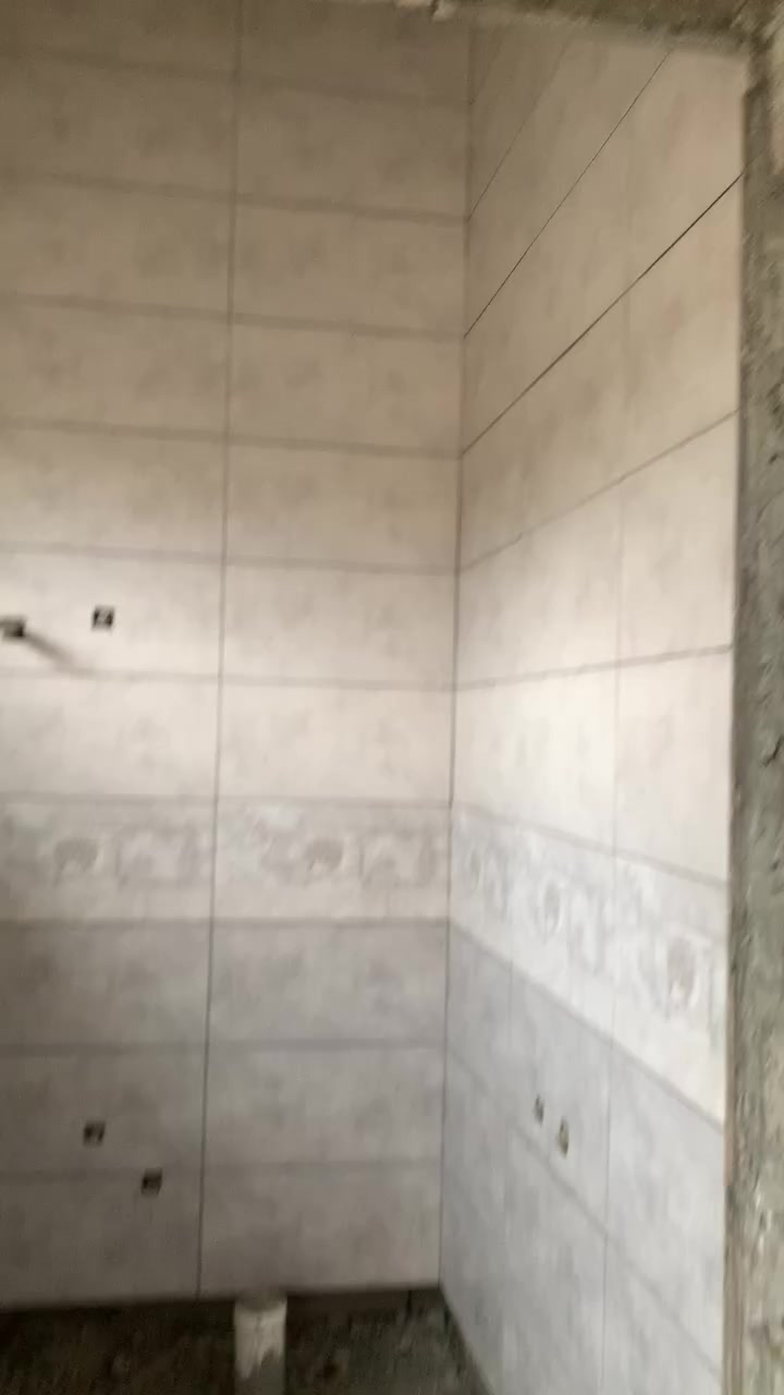 يوجد خلفه سيراميك ارضيه وجدران متفرغ حالياً 
اتصل وبيك خير وتدلل‬***********
مكاني العلم
