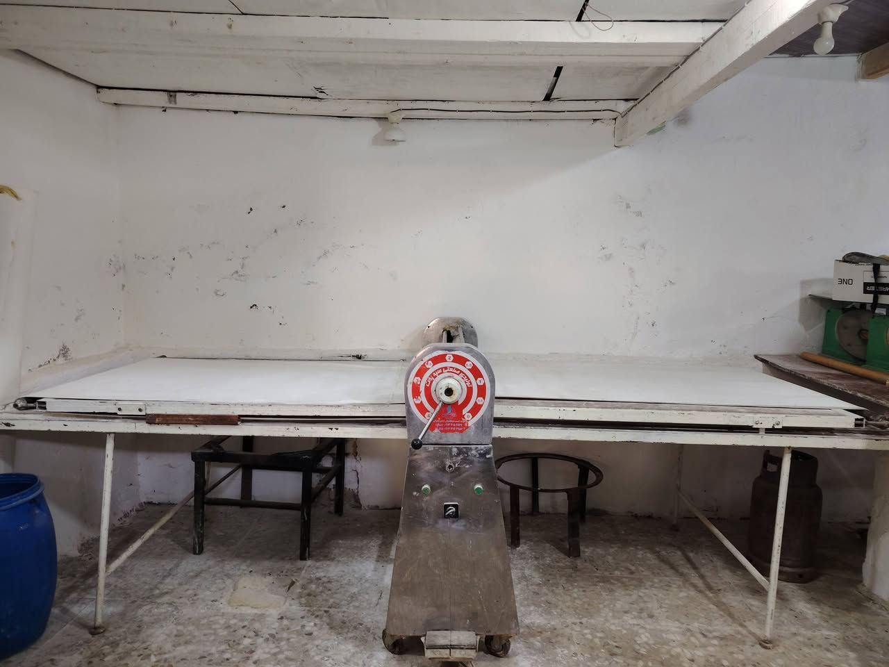 بيع مستعجل 
شيتر (فاتوحه)  بقلاوه ايراني للبيع 
حجم كبير عرض 120 
سعر 15 ورقه وبي مجال
مكان الديوانية قضاء الشامية 
استفسار عل رقم 
***********
