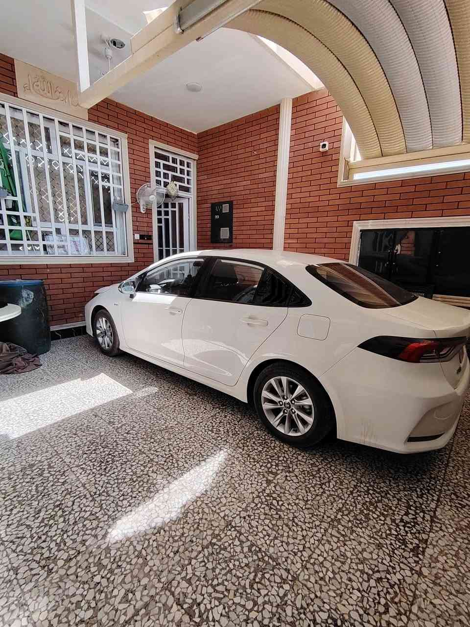 للبيع كورلا هايبرد موديل 2025 ماشية ٧ ألف فول مواصفات عد كشن مو كهربائي بيهة طخة موضحة بلصورة والفيديو بدون شخط رقم بغداد بسمي سعر 157 ورقة مجال قليل رقم الهاتف ***********  شراي اتصل مامتفرغ مراسلات عنواني كربلاء
