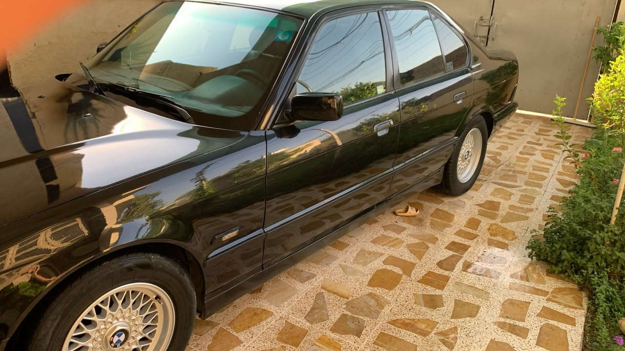 سلام عليكم   من رخصت  الادمن
سياره  للبيع  
  BMW
موديل 1995
وارد ياباني 
 محرك  كبس    عدل  
رقم  نينوى  دولي   بأسم  اخوي 
  مصبوغه  جماليه  بدون  اي ضرر 
  محرك  مكفول  وكير مكفول  
 اكسن  رون ناصي   
صدر جديد  
تايرات  جديد  
سلايت تنته   
 جوم اوتوماتيك 
الجوم  تصعد  ويا قفل السياره  قفل عام 
 كشنات  جلد    
  حساسات  دعاميه  
كامره  خلفيه  
 لايت اصلي  
 تبريد  تدفئى
  لونها  اسود   غامق
 ترايك للبصره   
  مكان السياره  صلاح الدين  شرگاط 
 السعر  85  $
  الرقم   ***********
