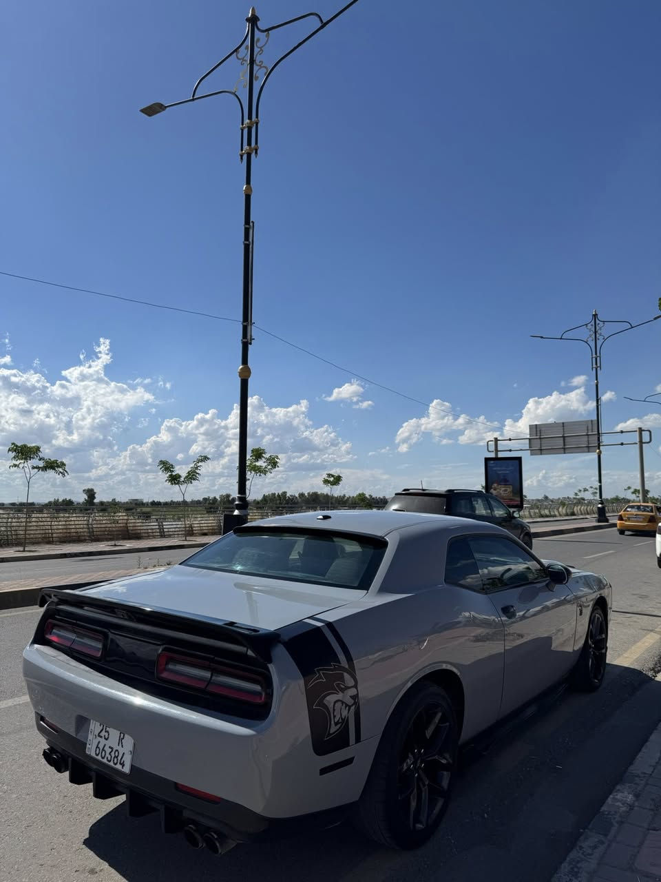 دوج جالنجر SXT 2020
رقم كركوك الجديد / مشروع وطني 
تحويل مباشر للمشتري
ماشية 46 ألف ميل
 مكينة 3.6L V6 بانزين كلة محسن شرط كير مكينة مكفول الحادث حرق السيارة هي واكفه لذلك انصبغت  ستة قطع بس اني ابيعلك صبغ عام فقط حرق بدون اي ضربة يعني شواصي ولغود كلها سليمات

المواصفات
المعروفة
٧ بصمة تشغيل عن بعد وشاشة وسط كاري بلي
٧ تحكم ستيرن
٧ كامره خلفية + سنسرات
٧ تبريد لمس
٧ وضعيات قيادة
٧ مرايات كهربائية
ABS +

السعر : 142 وبيها مجال للشراي 
العنوان : الموصل 
الرقم : ***********
***********
