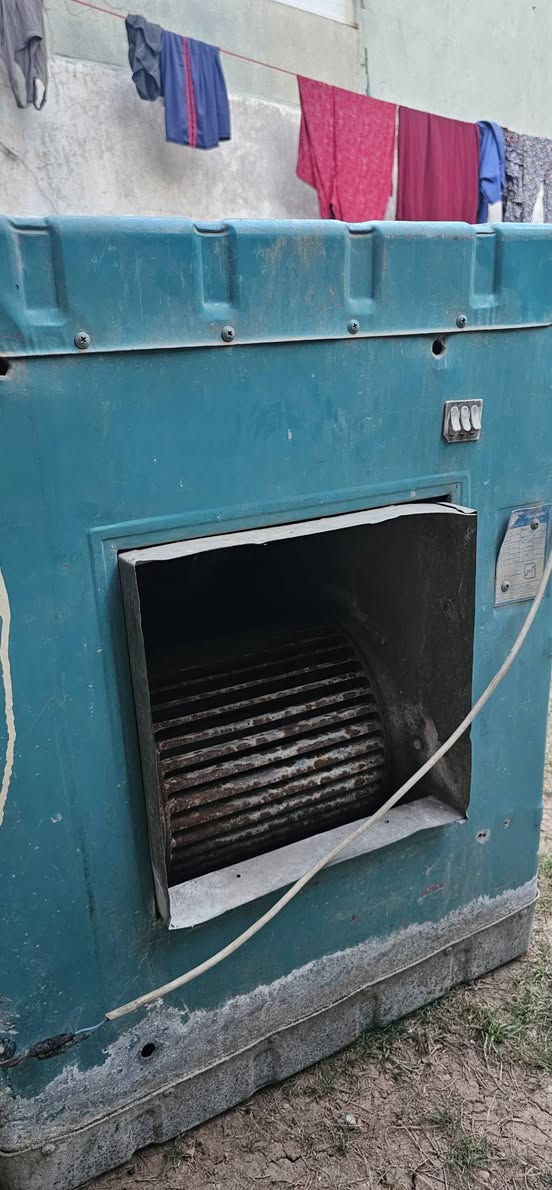 مبرده شغاله ماطورها نضيف والباقي كدام العين ادفع سعر


**إذا كنت صاحب هذا الإعلان وتريد حذفه لأي سبب، رجاءا أرسل رسالة إلى الدعم الفني**