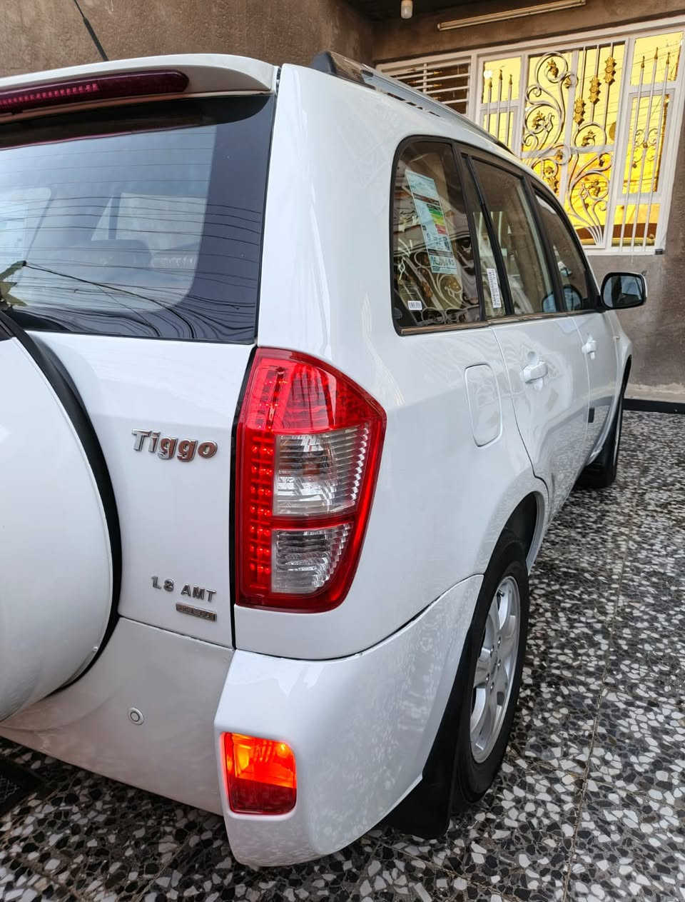 السلام عليكم للبيع شيري تيكو موديل 2013 سياره جديده مكفوله لاضربه ولاتبديل مكينه كير كله مكفول سياره بأسمي رقم انكليزي تحويل مباشر تخم تاير جديد صدر امامي وخلفي جديد كهربايتها كلها تشتغل ماشيه 75 الف حقيقي السعر 75 وبيها مجال الرقم *********** العنوان بغداد شراي يتصل
