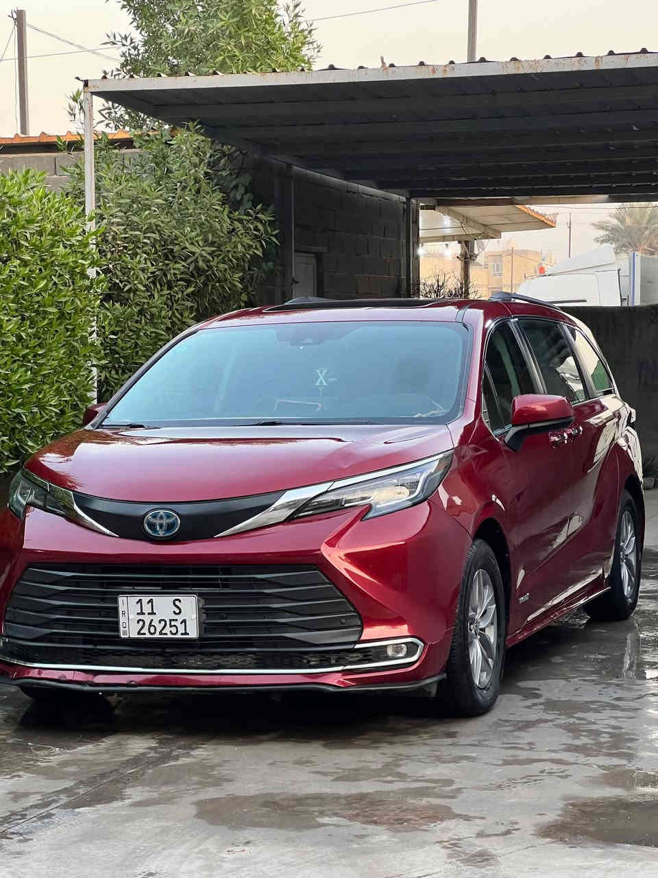 السلام عليكم 
للبيع أو مراوس بسيارة سعرها أقل
تويوتا سينا موديل 2021 فئة XLE فول مواصفات هايبرد
رقم بغداد تحويل مباشر
السيارة ماشية 58 ألف مايل حقيقي
سيارة بيتية نظيفة جدًا

المواصفات:
• فئة XLE فول 1/1
• 8 راكب
• أم السبير (عكس) بعض السيارات
• صيانة كاملة وتخم تاير وفلاتر ودهن بالشركة
فتحة
اوبواب كهرباء +ابواب ذكية تفتح عند الاقتراب
كراسي ٢ كهرباء+ تدفئة كراسي 

الضرر:
• جاملغ خلفي مصبوغ فقط وسونار وصور ضرر مرفقة بالمنشور 
• بدون أيرباك

الــســعــر 265 ورقة وكلشي اكو بالسوك لاتقيس على المهجوم والماشي والطاك الايرباك 

للتواصل /***********
مكان السيارة الانبار الرمادي او بغداد الشعب
