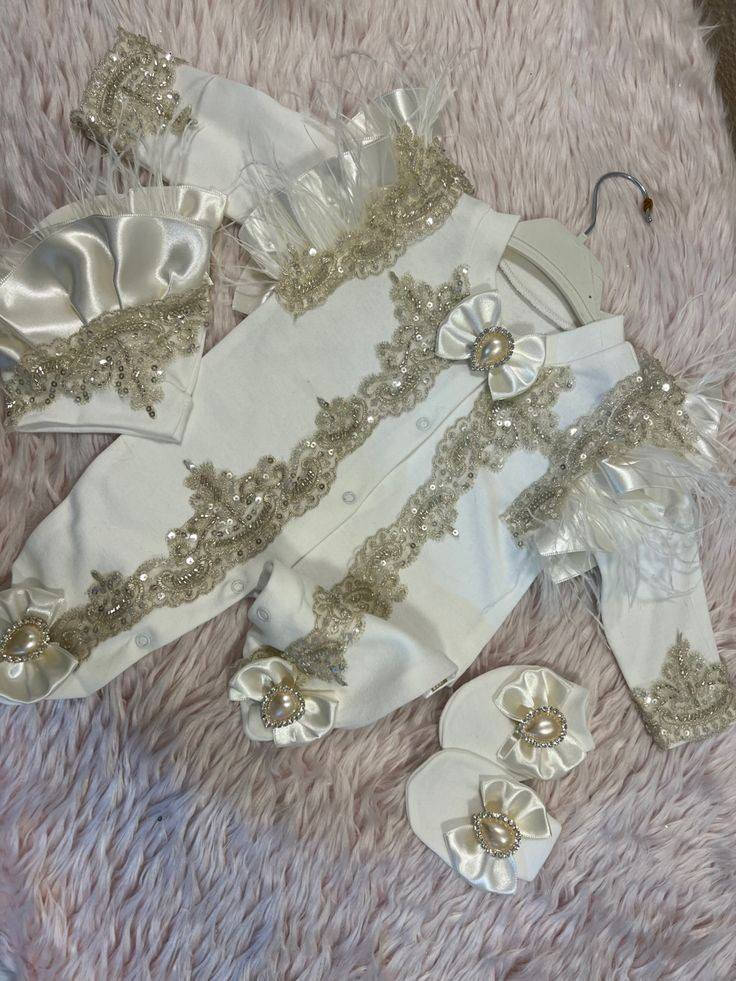 شغلي حسب الطلب يوجد توصيل بغداد ومحافظات للحجز والاستفسار التواصل مع الرقم ***********
