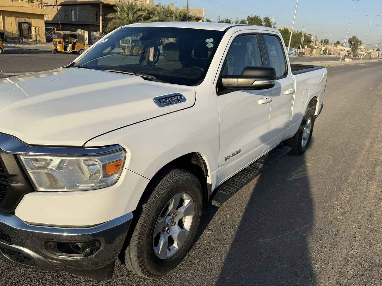 ‏موديل 2022 وارد أمريكي قطعة واحدة صبغ السعر 260 بيها مجال شراي سيارة باسمي مكان بغداد رقم الهاتف ***********
