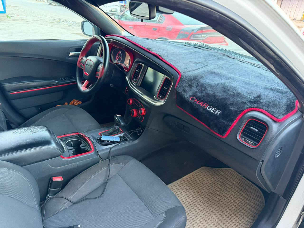 السلام عليكم
جارجر للبيع موديل 17 وارد أمريكي اصل حادثه موجود بالمنشور بدون دواخل مكينه 3600 كير حداديه تبريد تخم تاير كوله جديد رقم بغداد سنويه ل27  بيع مستعجل اصلا مو سعرهه هذا 

السعر:140 وبيه مجال 
مكاني : بغداد 
للاستفسار ***********
