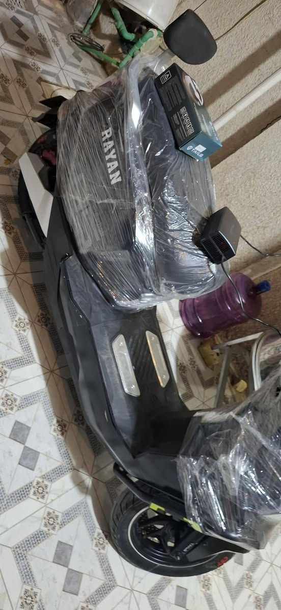 السلام عليكم دراجة الريان صاعقة قبل شهر بضبط مشترينهة الدراجة ووصل شراء موجود... اول ٣ صور قبل شهر وال٣ صور الاخ هوة وضع الدراجة الحالي بيهة شخوط وشغلات بسيطة بسبب سقوط... لدراجة جديدة وامورهة تمام ووصل شراء موجود العنوان زعفرانية السعر ١٢٥٠  مليون وربع وقابل للتفاوض الدراجة جديدة لوك بس بسبب سقوط شوية بيهة شخوط وشغلات بسيطة مثل ماموضح بالصور...للتواصل ماسنجر+واتساب+اتصال ***********
