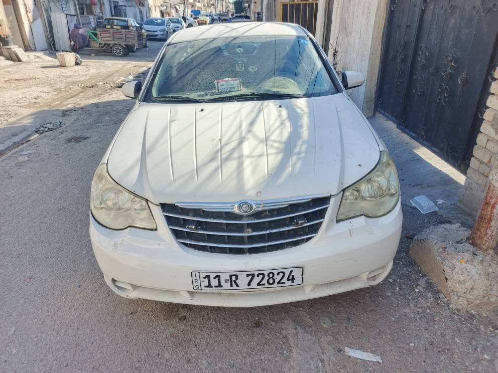 سلام عليكم للبيع او مراوس حسب القناعه كرايسلر سي ٢٠٠ سيبرينغ موديل ٢٠٠٩ كير ومحرك كامري ٢٢٠٠ سيارة جاهزة وكامله خير من الله رقم بغداد دولي باسمي سنوية لل ٢٠٢٩ كهربائيات كلها شغاله حدادية امامي خلفي جاهزة باتري بلكات نوزلات عبوه كله جديد مبدلهن ارضيه جلد شاشه كامره حادثها جاملغ امامي جهة الراكب وشوية من الباب والدوسه تبريد شغال وجاهز  غرفة جديدة دوشمه جديده لون بيجي للبيع او مراوس حسب القناعه السعر ٥٥وبيها مجال شعندك مراوس نزل مكاني بغداد المنصور متواجد ع النت وهذا رقمي واتساب *********** بغداد, العراق
