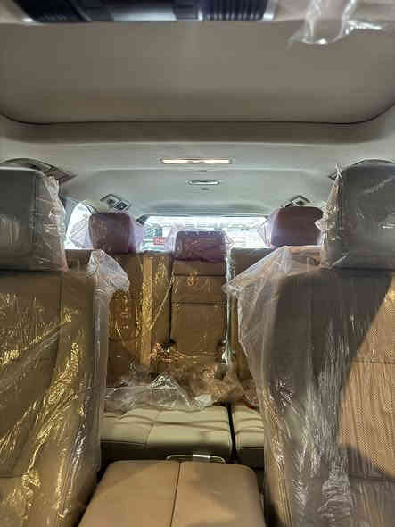 Land Cruiser Gxr2024 Limited Black Edition

ماشية 4441 بحالة الزيرو
كلين تايتل

"السيارة مغلفة PPf امريكي قطر 7.5 ملم
كامرة خلفية
صندوق كهربائي
التحكم على المنحدرات
تبريد المقاعد
فتحة السقف
بصمة
نوافذ كهربائية
شاشة
التحكم التلقائي في درجة الحرارة
مقاعد كهربائية
8 وسادة هوائية
مصابيح زينون الأمامية
المصابيح الامامية ليد
ابل كاربلاي
التشغيل عن بعد أندرويد أوتو
ABS
شاحن لاسلكي
ثلاجة تبريد جكمجة
صندوق تبريد
كشافات ضباب
فرامل الوقوف الإلكتروني
نظام إلغا الضوضة
التحكم الإلكتروني في الثبات
زر التشغيل
القفل الإلكتروني للمحور الخلفي

للاستفسار عن السيارة وسعرها واتساب ***********
