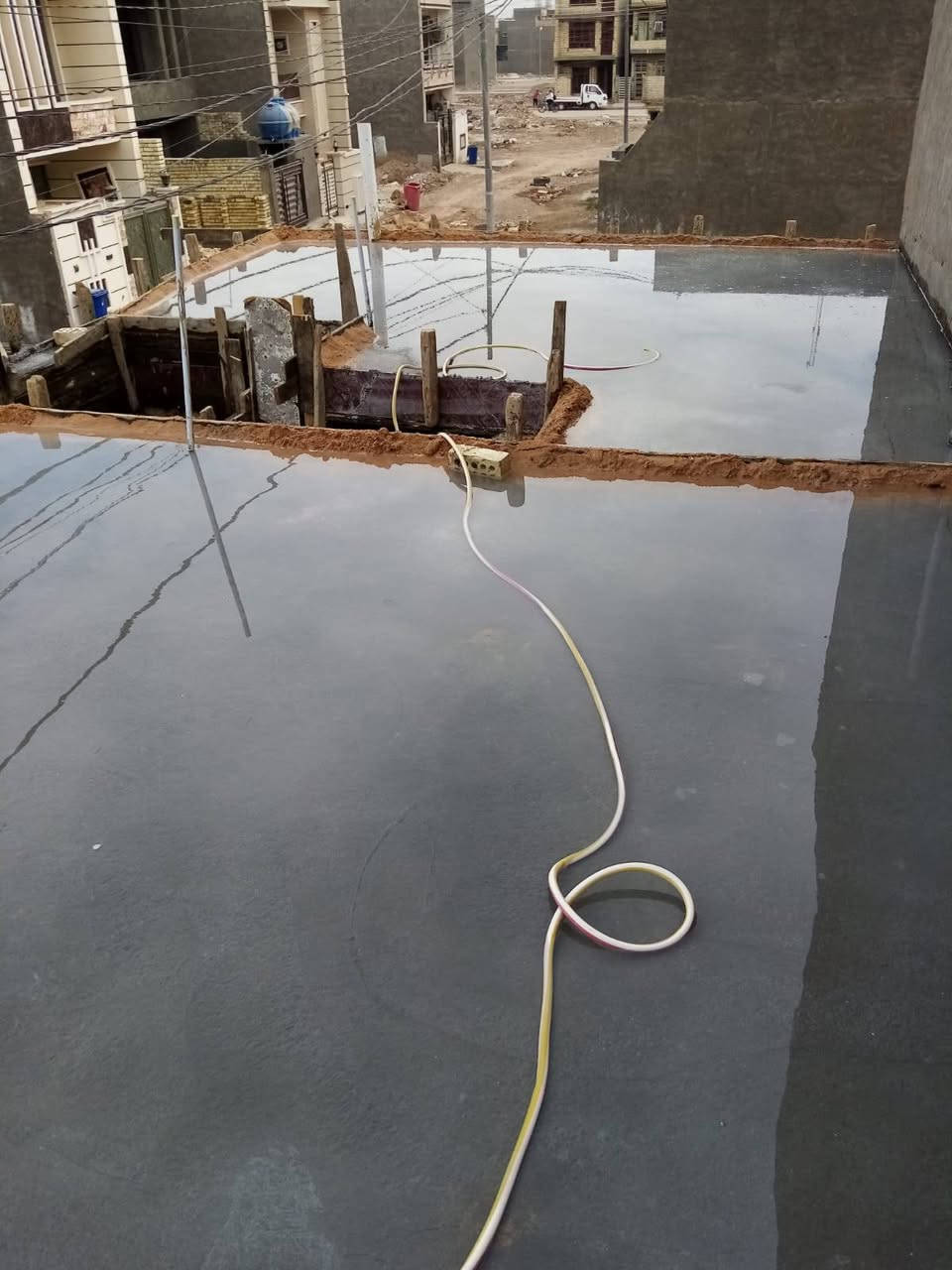 السلام عليكم هيكل طابق واحد طابو  للبيع المساحة 50 متر ركن الموقع كرارة الطابو للاستفسار الاتصال على رقم الهاتف ***********
