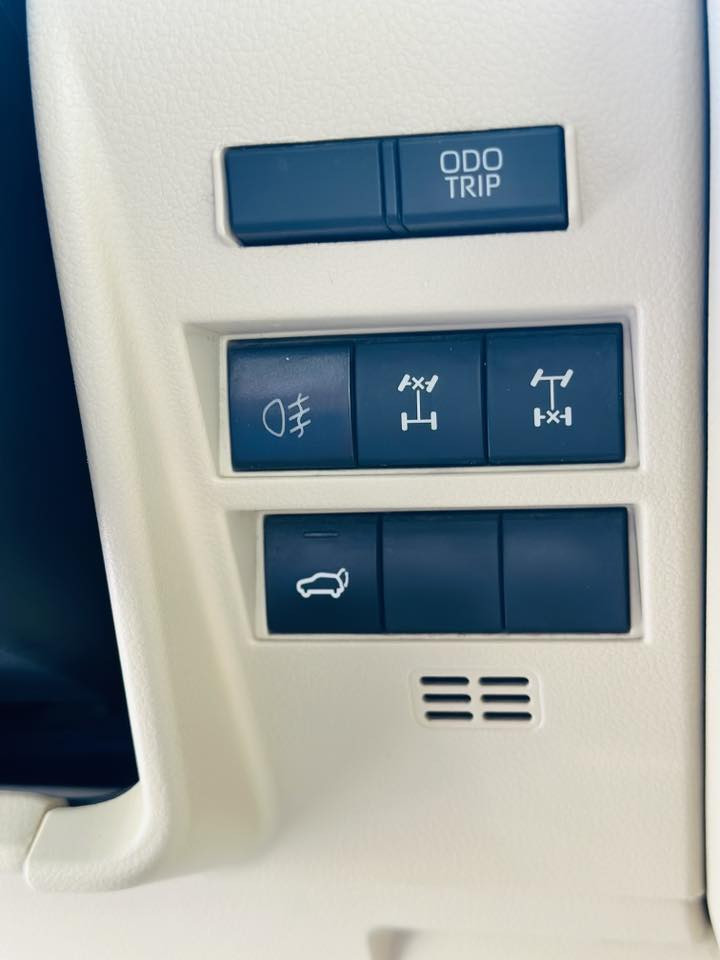 اللهم صلي على محمد وال محمد
لاندكروز gx 2022 تنفس طبيعي 
رقم بغداد ب اسمي الانكليزي الجديد 
جنطه شفط
٣شاشات ام تطبيق
بصمه ابواب 
ويل كب مال فول 
ثلاجه
سايد بريك بصمه 
حساس امامي خلفي 
تحكم ستيرن 
طفايه حريق 
السياره كفاله عامه ماشيه ٦٧
السياره ما ناقصه برغي وشرط الفحص من كل النواحي حداديه كير ومحرك ب جيس
شباك اصلي مال 24
مكان السياره الديوانيه 
السعر :539وماكو ب هيج سعر 
الاتصال فقط على الرقم ***********
او:***********
او:***********
