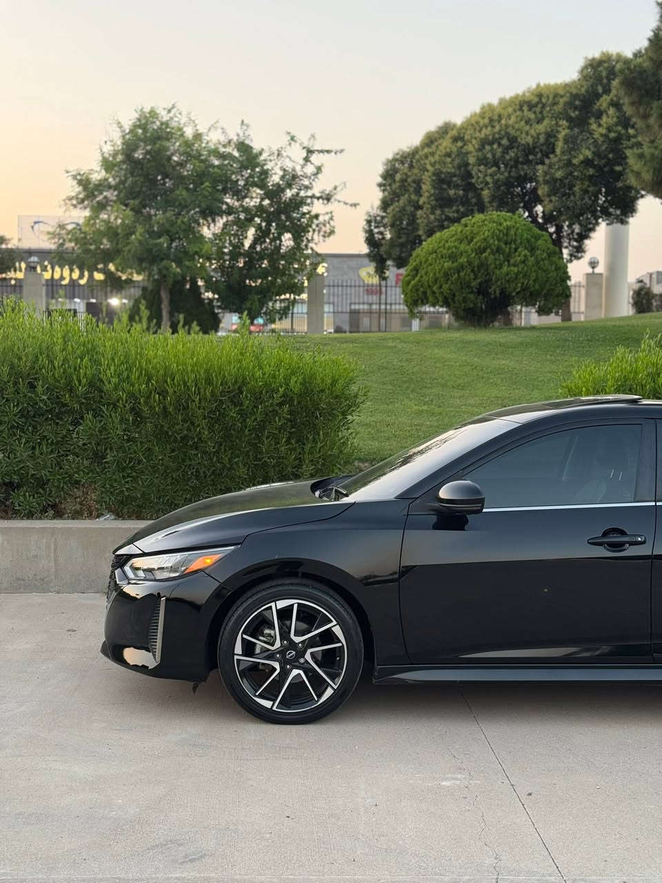 ﷽
 
 سعر 138 وەرەقە ✅
NISSAN SENTRA 2024 SR PLUS 
نیسان سينترا ٢٠٢٤ فول مواسەفات SR
 شکڵ گۆراو تاقانەی عێراق 
تەنها 42 Miles رۆشتوە
سڵایت شاشە گەورە
‎سەماعە BOOS+ ١٢ ئێرباگ 
‎سوکان فۆلیوم + شاشە گەورە و لەمس GPS+ 
‎بەسمە + دەسک بەسمە + سنوق بەسمە + شەخاڵ
‎لایت لید 
‎ڕادار پێش + دواوە + لاتەنیشتەکان+ خەتی جادە  +
 تەحدید سورعە +  دوگمە کارەبای +ئۆتۆ HOLD + پێشەوە دوکامێرای هەیە + هەردوو ئاوێنەکان یشارەت و کامێران + دواوەش کامێرایە 
تەبرید لەمس + شاشە گەورە + شەحن وایەر لێس + 
‎کوشن هیتەر+ سوکان هیتەر 

ڕەقەم کاتیە و 3 مانگی لەگەلە 
تیبینی : سیارەکە تەنها  بونيتى سبوغه بى ناو بەشەرت قەترە ژورەوەی نیە  ئیباگ سیستەمە  پشت و پیش کەپس  
‎ژمارە تەلەفۆن 
*********** whatsApp
