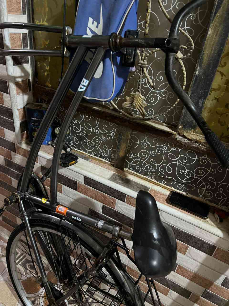 السلام عليكم بايسكل سياحي مختم جديد نضيف لون مميز شركهBD نزلته مـن الحاويه ابو سنيوه مكان بصره جزيره الشراي يطب ؏َ هاذ الرقم وتساب:***********
