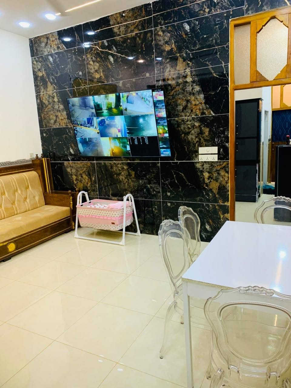سلام عليكم عندي بيت بحي كوفه مال علاوي الاسمر مقابيل بانزين خانه الاستفسار *********** ***********
