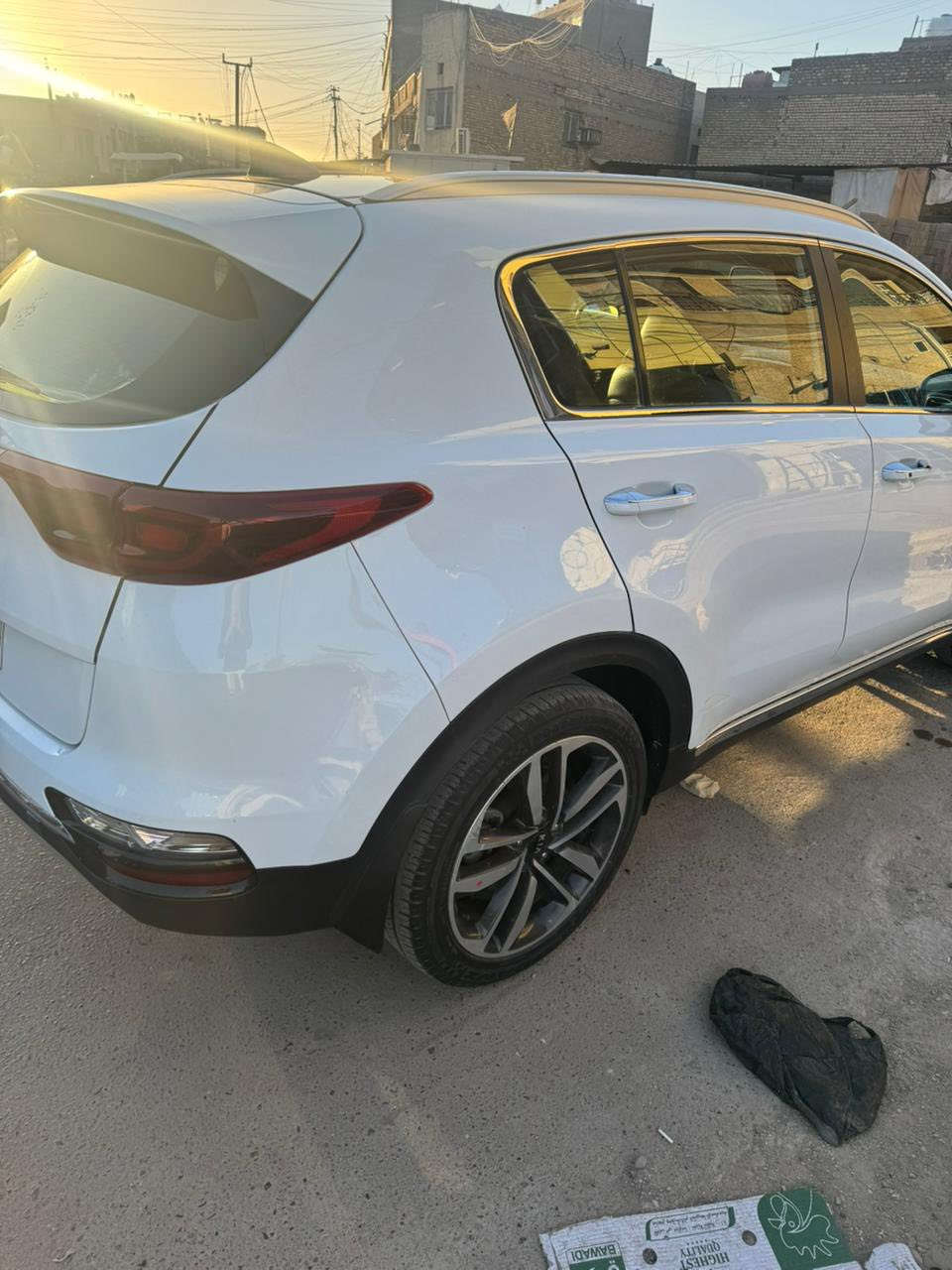 سبورتج موديل 19 ماشية ٩٧فو مواصفات بصمة حساسات كشنات تحكم جلد صندوق بصمة مكينة وكير مكفولة رقم بغداد بيهة بارد بالجاملغ الخلفي وبارد خفيف بالباب الخلفي مكاني بغداد الجديدة رقمي ***********السعر شدتين ٢٠٠ورقة بيهة مجال بسيط
