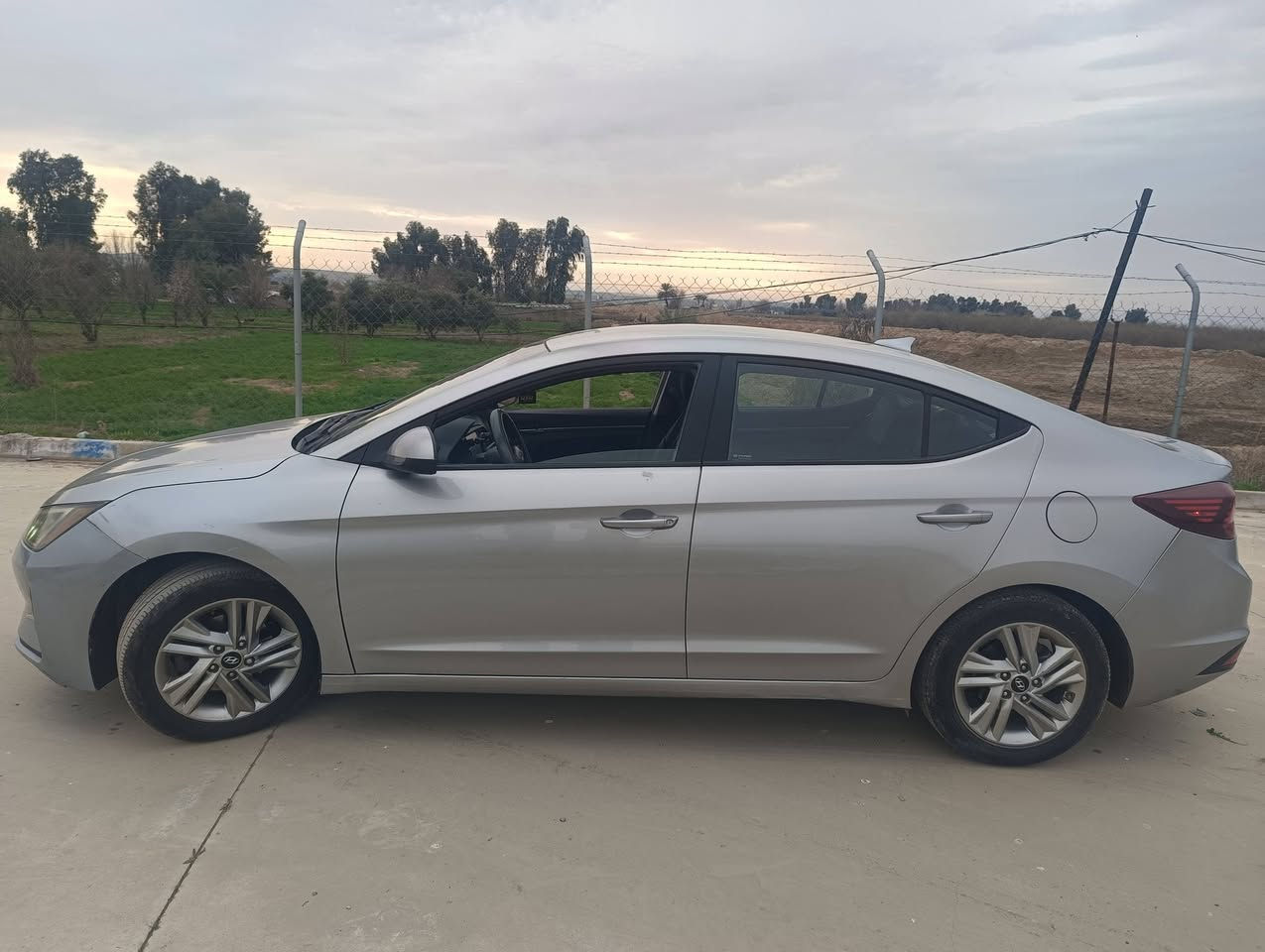 النترا 2020للبيع
المواصفات محرك 2.0
محرك جديد
حساسات خلفيه واماميه
تصحيح مسار
نقاط عمياء
شاشه 
مود درايف نورمال وسبورت وسمارت
مثبت سرعه 
ضوه ليد
ماشيه63ميل
السياره ضررها مثل ماموضح بلصوره
السعر 132 رقم نينوئ
***********
***********
