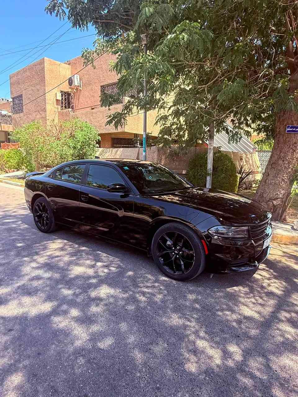 السلام عليكم
جارجر موديل23 SXT
حادثها فقط الدعامية الا مامية
لا شاصي بيها ولا لغد كفاله 
ماشيه30
بصمه 
قطعتين تبريد 
تشغيل عن بعد 
كامره 
شاشة كبيره 
ثلاث أنواع قيادة 
كرسي كهرباء 
سعر 250ورقة 
مجال بسيط بيها 
موقع بغداد رقم***********
