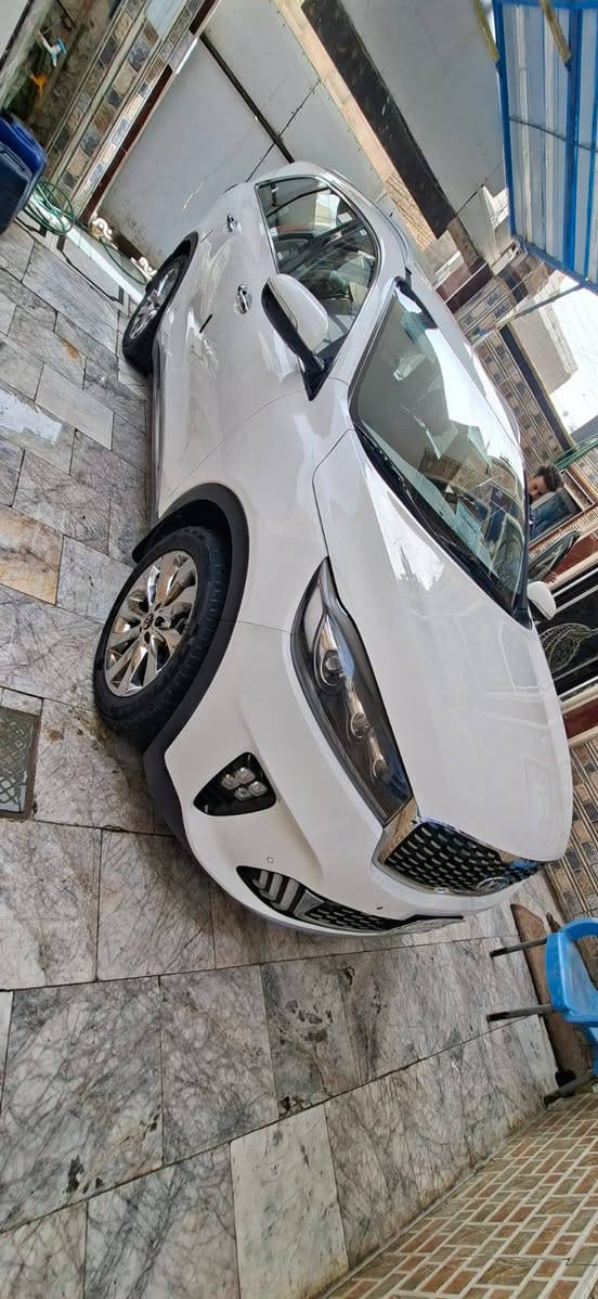 سلام عليكم سورنتو خليجي ٢٠١٩ فول موصفات كويتيه مشروع وطني باسمي معروف الكويتي يجي كامل الموصفات المرغوبة.بيه ضربه بخشم الجاملغ الأيمن...نفسه مصلح وما مصبوغ.. السعر المطلوب ٢٢٧..مجال قليل جدا لمشتري...تلفون ***********....***********....
