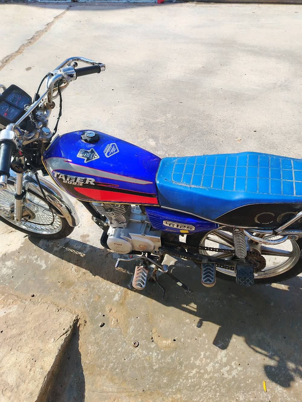 تايكر 23 مرقم كامل رقم نينوى محرك ما مفتوح
العنوان فلاح الثانية ب ضهر دائرة المرور 