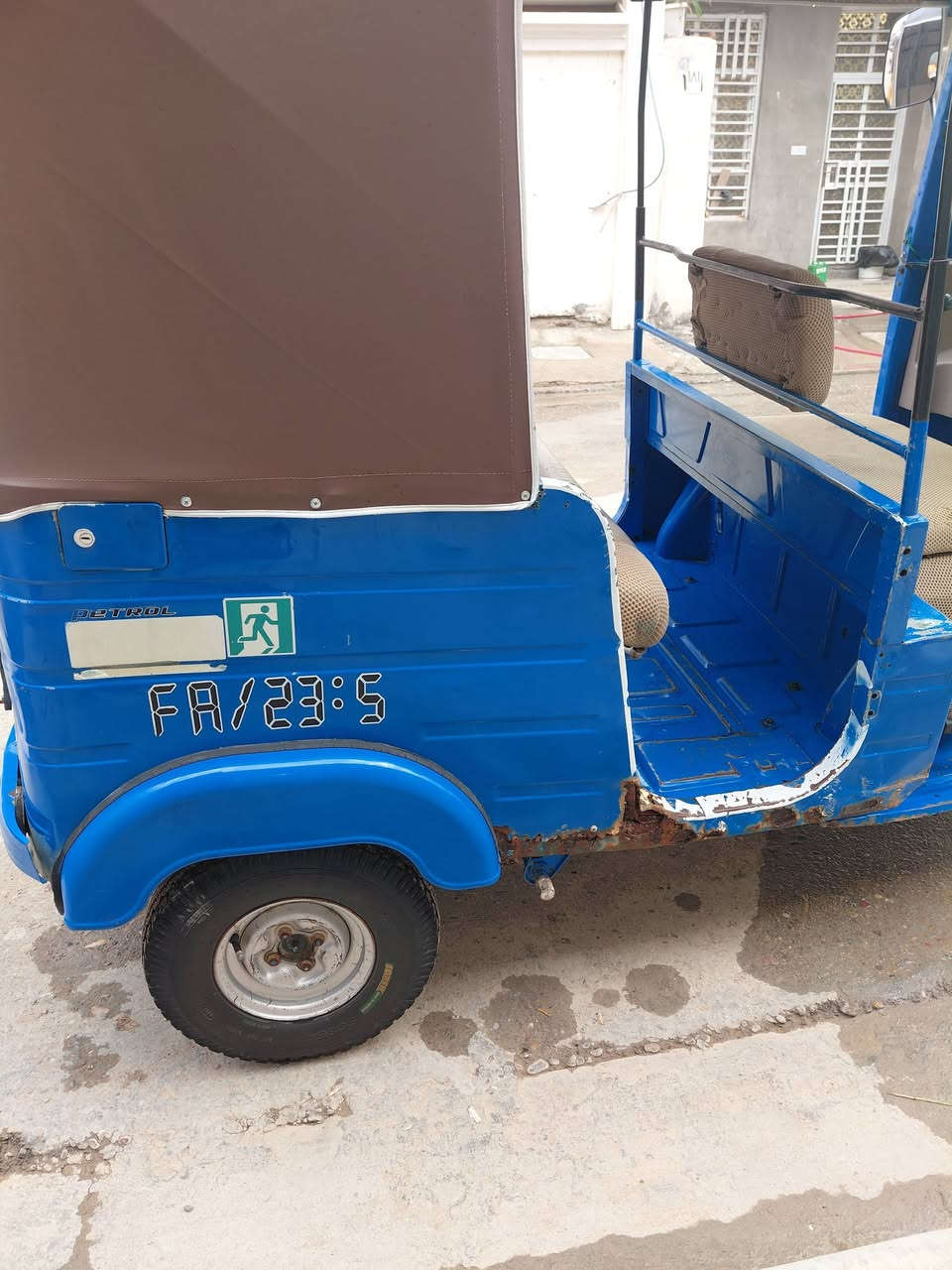 السلام عليكم تكاتك 2020للبيع العنوان الزعفرانية دور الصحة***********
