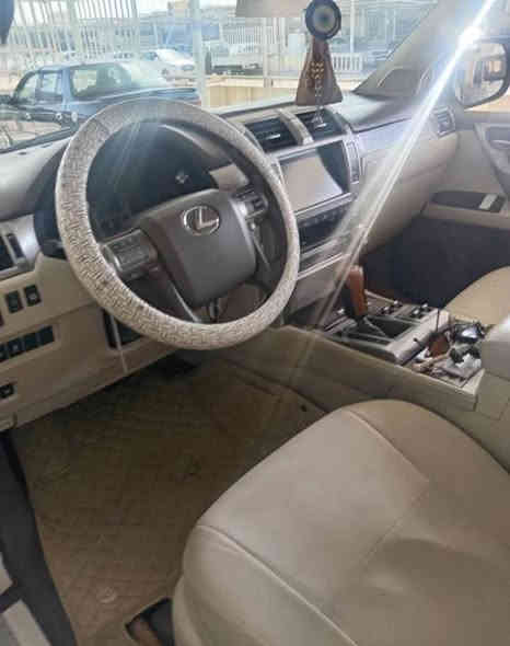 لكزز برادو 2010 فول مواصفات
8V.( خـليـجـي ) 
للبيع او مراوس حسب القناعه 

مكفوله من الضربه، محدثه فقط دعاميات ومازدات وشباك بدون دواخل، غراض التحديث القديم موجودات 
المواصفات 
# كشنات تدفئه تبريد امامي خلفي
# استيرن هيتر 
# تحكمات فول 
# اربع كامرات
#ثلاجه تجوه
# لايت عالي ناصي زنون اصلي دوار مع الاستيرن 
# فتحه سقف 
# تبريد 3 قطع ثلج
# كشنات كهرباء الجميع
# جكاات
# 3 وضعيات قياده 
# قياده ذاتيه الخروج من الرمل والطين
# دبل سبورت 
# 3 شاشات
# مري قلاب 
# تحديد مسار 
# ترحيب اناره 
وبعد هواي مواصفات بيها 
السياره باسمي رقم بغداد الجديد تحويل مباشر
ماشيه 170 الف كم... السعر 275$
للأستفسار 
*********** 
و*********** العنوان بغداد المحموديه ناحية الرشيد
