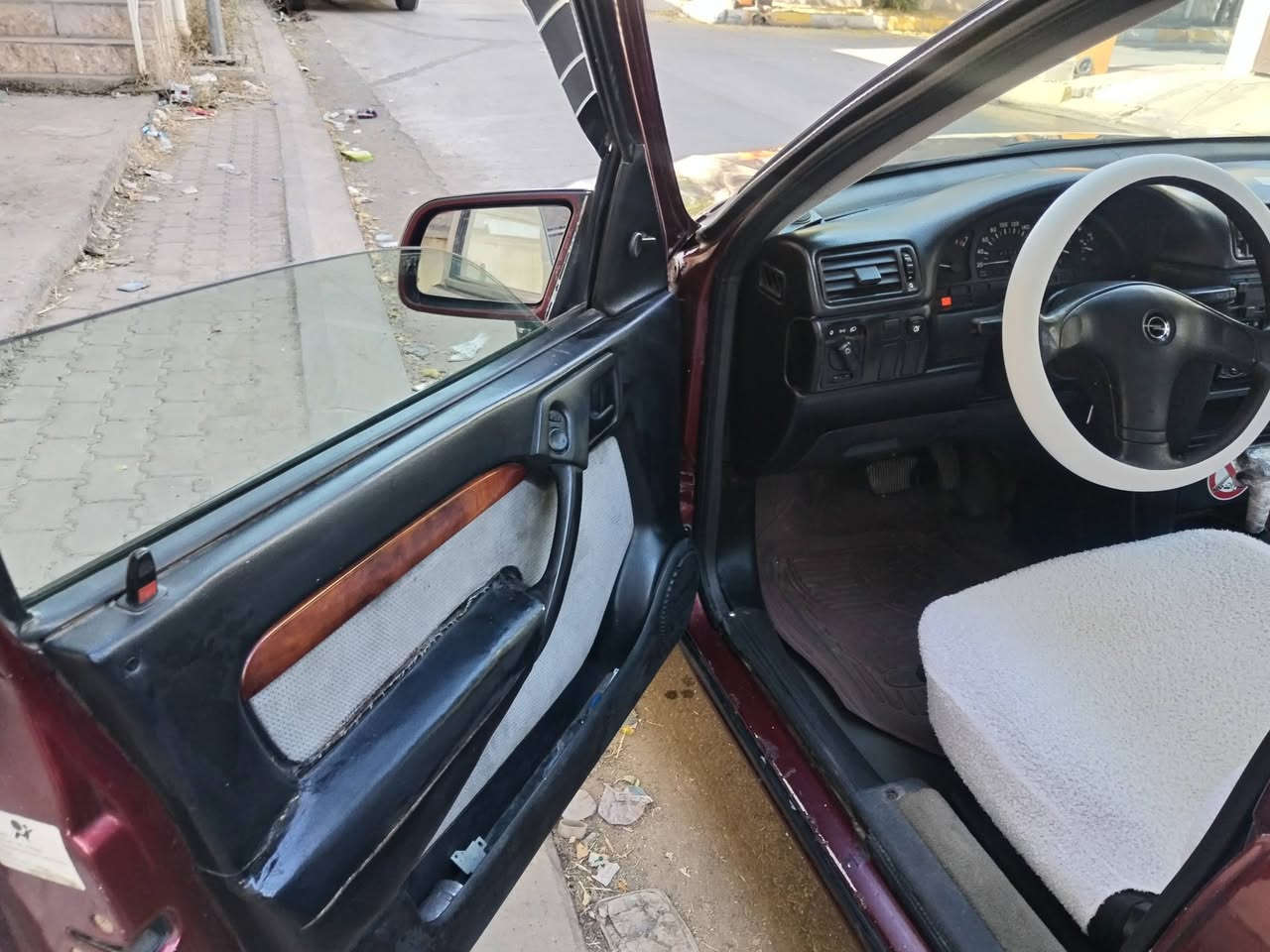 اوبل فكترا موديل ١٩٩١محرك ٢٠كير اوتوماتيك دفتر بانزين رقم دولي اربيل محرك كير بشرط صدر تايرات كهربائيات كله شغال وبشرط هندبريك باور اي بي اس سياره بدون ضربه شرط كص وشواصي وتكمات وسقف سياره بدون مصرف سعره ٤٢وبي مجال بسيط للطيبين *********** كركوك حي الوحدة
