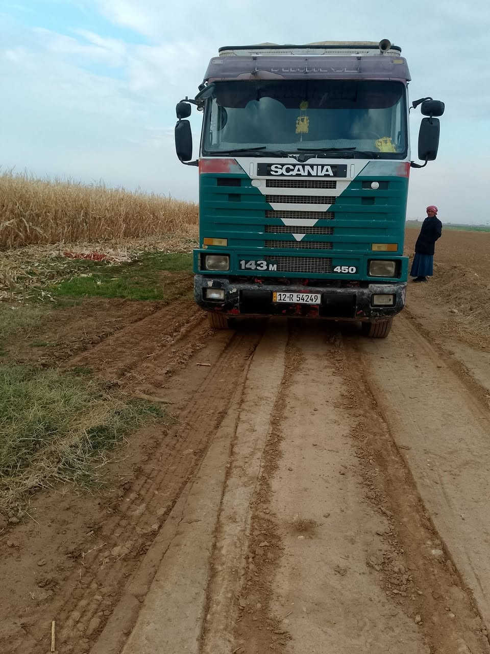 سكانية 143 رقم انگليزي نينوى السعر 275  مثبتة قاطر مقطورة للتواصل على رقم الموبايل *********** كورك ***********
