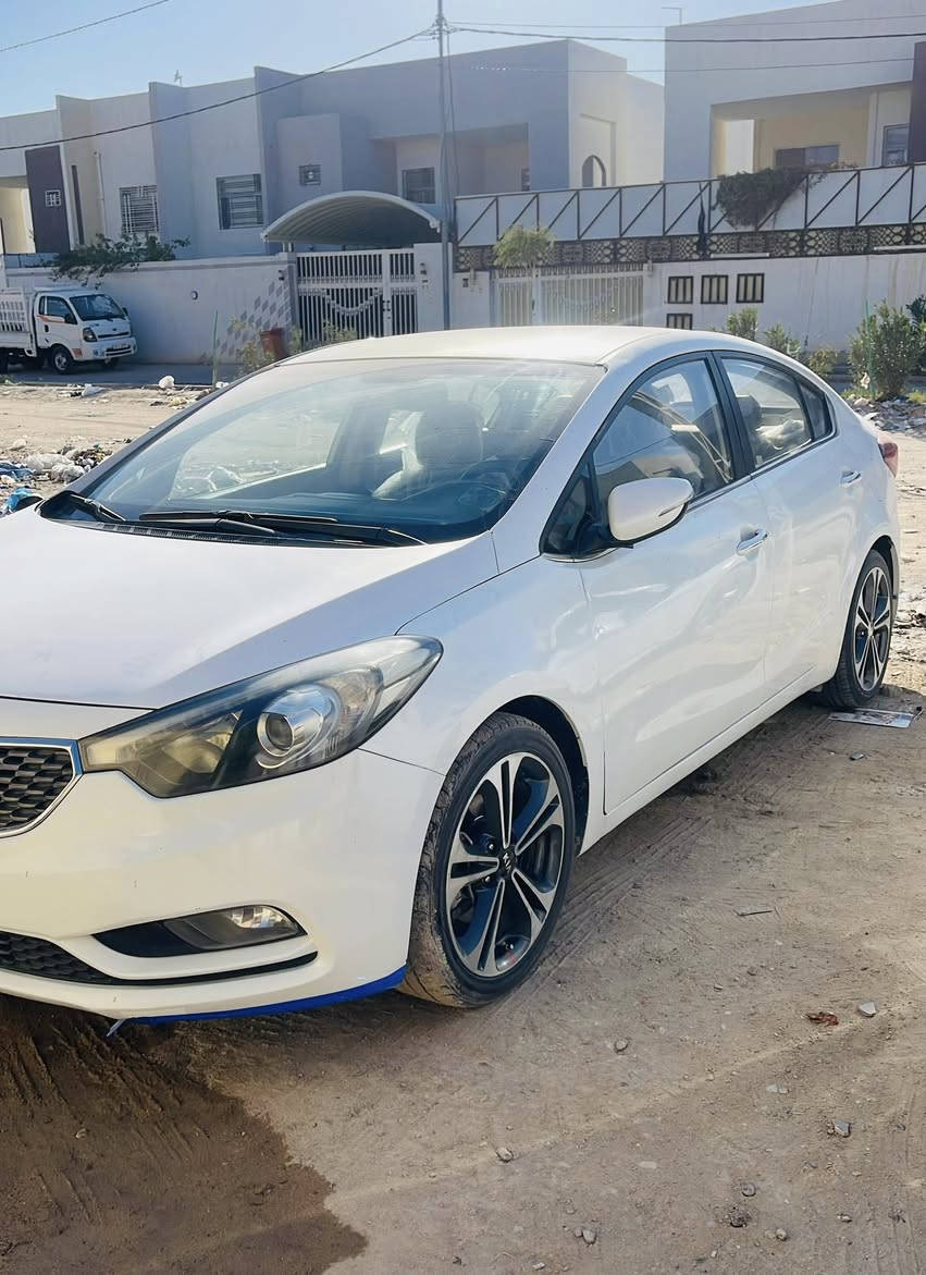 السعر 103$ قفل 
سيراتو 2013 وارد كوري محرك 1600
فول مواصفات عدى الفتحه ،،، صبغ 4 قطع بدون دواخل اثر دحجات ،،، سياره جاهزه كير محرك تبريد حداديه ،،، تحويل ثاني يوم ،،، مكانها نجف
0782 369 3426‬
