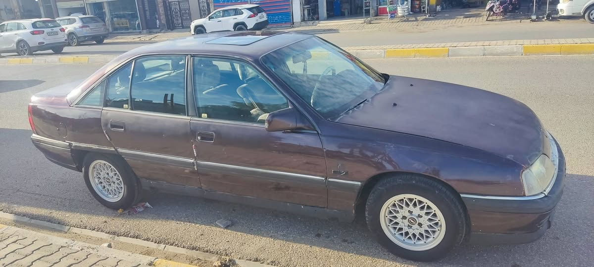 اوبل اوميگا للبيع
موديل 1990 
رقم كركوك انگليزي بسمي  هزه جديده 
محرك 20 گير عادي بداية بخار 
مكاني كركوك 
سعر 28 
***********
