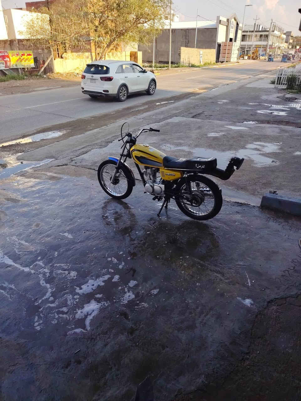 دراجة للبيع
سيجي نامة 
دراجة كلهة أصلي برغي تجاري مابيهة 
صار شهر من تعمرت 
دراجة أوراق أصولي 
سعر مليون و بيهة مجال
رقمي ***********
مراوس هم عادي مكاني ديالى بعقوبة
