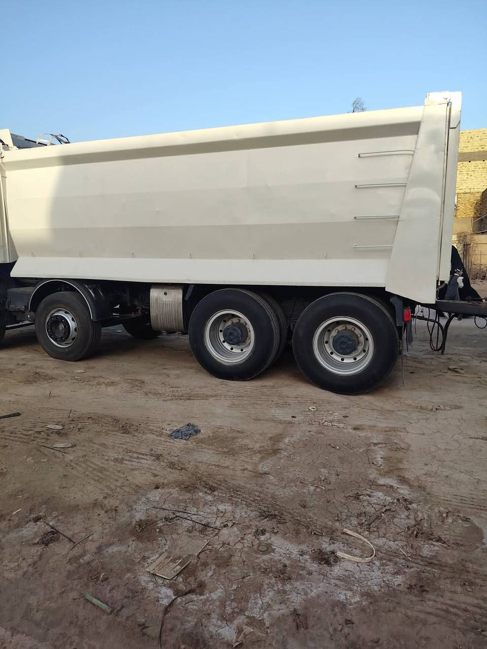 سكانيه للبيع موديل 2008 اصل مسجله بموديله مكينه 8 انجكتر 500 مجموعة ورده العنوان الدوانيه كفاله عامه *********** السعر 435 مربوطه قاطره ومقطور
