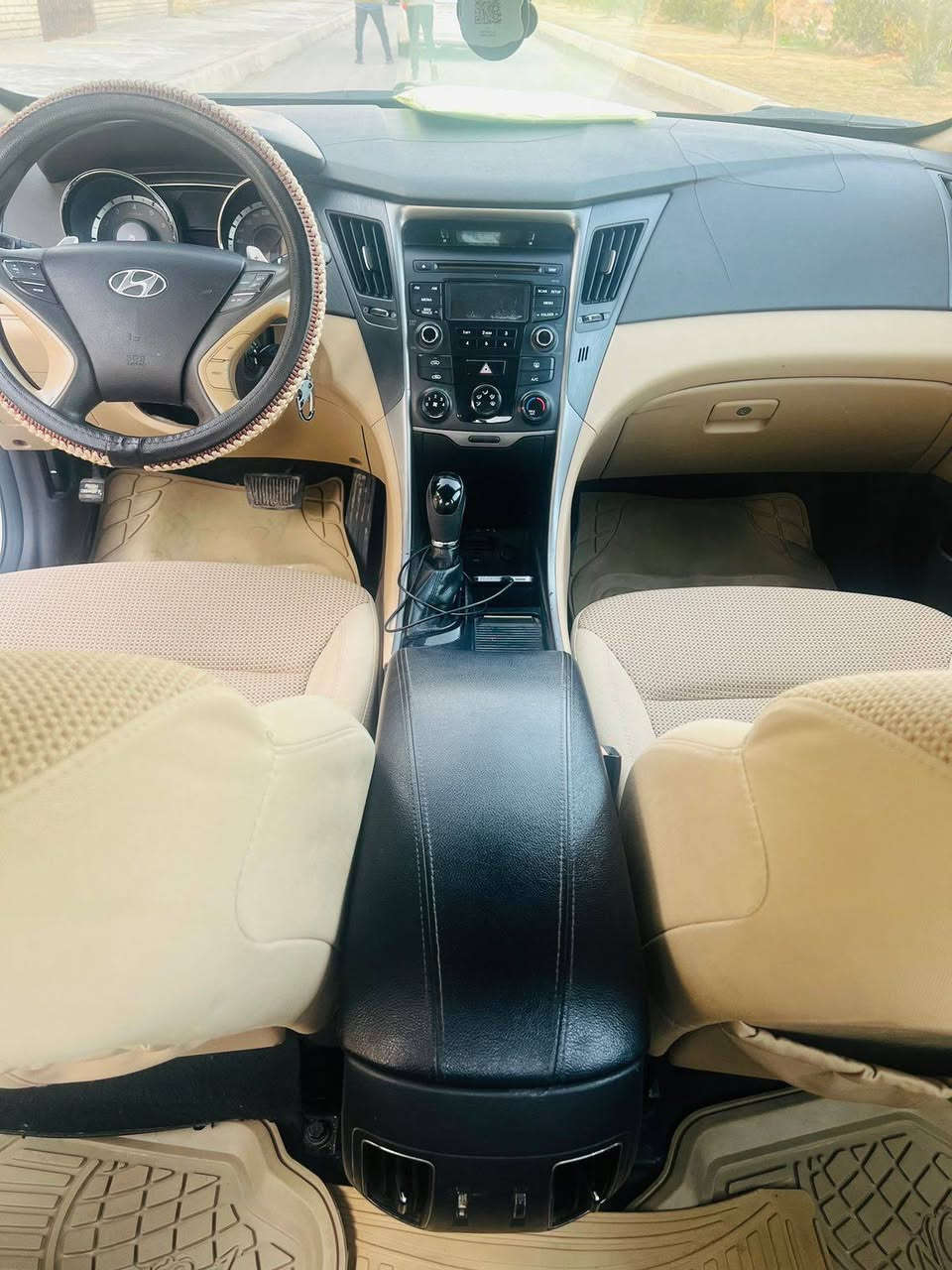 السلام عليكم سوناتا للبيع موديل 2014خليجي محرك 2400دوش 
السياره مكفولة كفاله من الصبغ والتبديل والبارد 
سياره جاهزه من كير مكينه حداديه تبريد كهربائيات تخم تاير 
مواصفات السياره تبريد قطعتين شفتات انضمه قياده كشن كهرباء شفتات 
رقم اربيل الدولي باسمي شخصيا سنويه لل30 هزه وفحص جديد 
مكان السياره بابل الحمزه الغربي 
السعر 146وبيها مجال قليل 
رقم الهاتف ***********
*********** حلة, بابل
