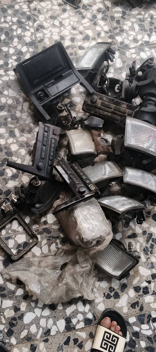 سلام عليكم غراض رأس الثور كله حاويه مكان ميسان وهذه رقمي***********
