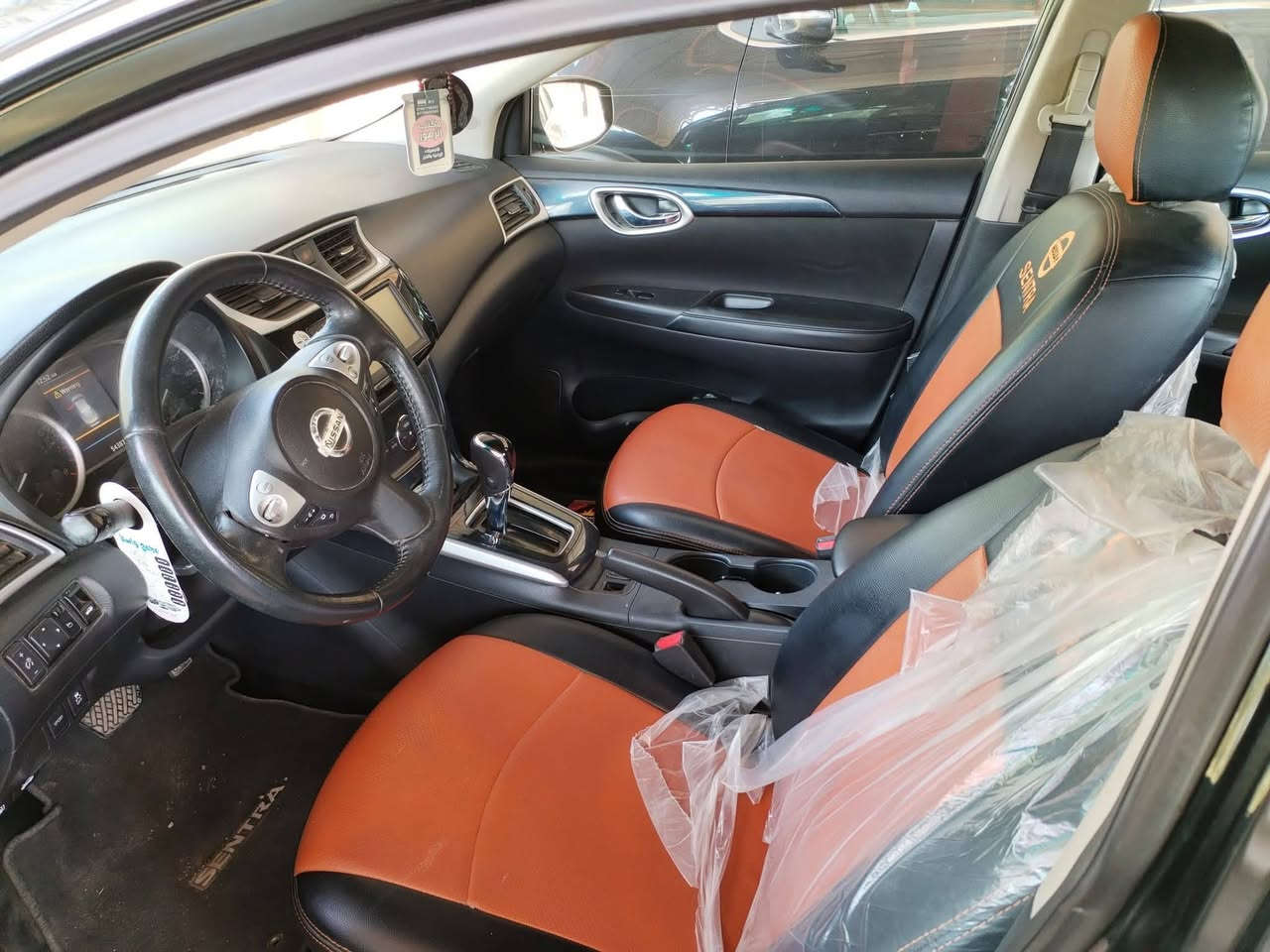 حادثه موضح بالصور بيه جاملغ واحد مبدل ومصبوغ واحد مصلح ومصبوغ بنيد مصلح ومصبوغ  ايرباك ستيرن وبرده مكينه خير من الله تبريد ثلج ميكانيكي هستوني شاده لوك بالجيس  صدر امامي صارلي شهر ونص من سويته  بيه عته بسيطه بالنمر الثالثه  ابيع كوم حديد ب 102 وبيه مجال حك الجيه
***********
