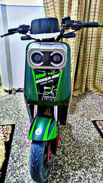 دراجه r7
‏سلام عليكم شباب عندي دراجة كهربائية للبيع R7 دراجة نظيفة خمس بطاريات كبار ثلاث أنظمة تشغيل بها ‏ دراجة كاملة ما أبيها أي عطل ونظيفة يحب يشتري موجودة شركه كوريا والله 

  ربط موبايلي ابلوتوث وصوت عالي جدا ✅

موديل 2025✅

اربع سرع✅

ملف/1500 ✅

سرعتها 80 حقيقي بتطبيق ويلز بس تطلع بل شاشه 109✅

تمشيك 60 كيلو متر✅

ما بيها اي عطل ونظيفة✅

دبل اسويج✅

دبل كارت تشغيل ذكي✅

سعتها 30 امبير✅

وبصمه وحده تشغيل عن بعد✅

 اشاير يمنه/ يسره وهورن قوي وليت عالي ناصي ✅
 
والله بس ثلاث شحنات شحنتها
الرقم : ***********
الاستفسار عن هذا الرقم فقط واتساب واذا تحبون راسلوني ماسنجر وإنشاء الله ما اقصر وياكم بسعرها 
عنوان بغداد الدوره
