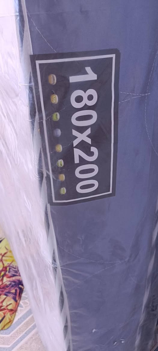 دوشك 180*200
سعرة160
للشراء فقط اتصل ***********
